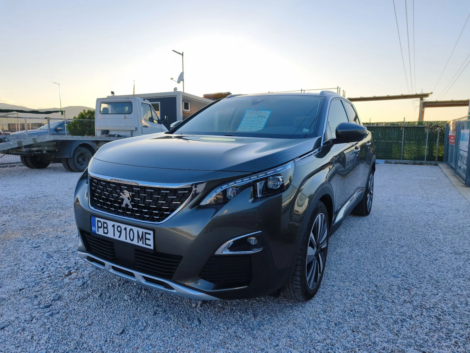 Peugeot 3008 1.2 turbo, снимка 2 - Автомобили и джипове - 54556411