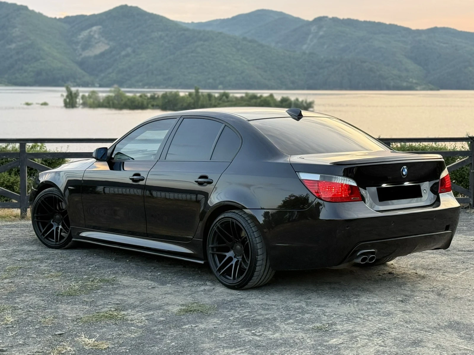 BMW 530 Десен, снимка 3 - Автомобили и джипове - 55071429