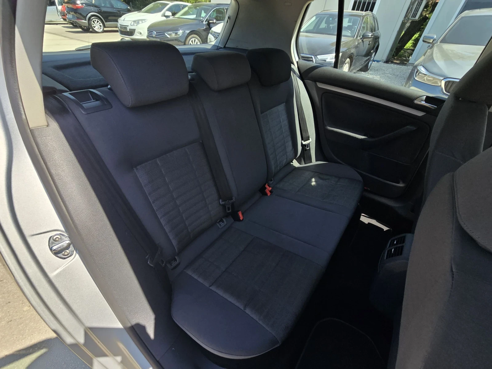 VW Golf 1.9TDI 105к.с Топ състояние , снимка 14 - Автомобили и джипове - 55091647