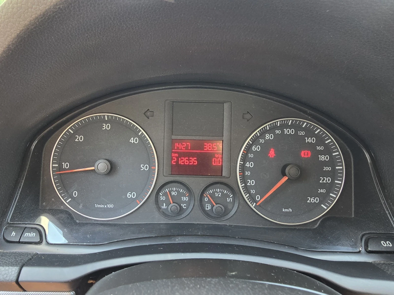 VW Golf 1.9TDI 105к.с Топ състояние , снимка 17 - Автомобили и джипове - 55091647