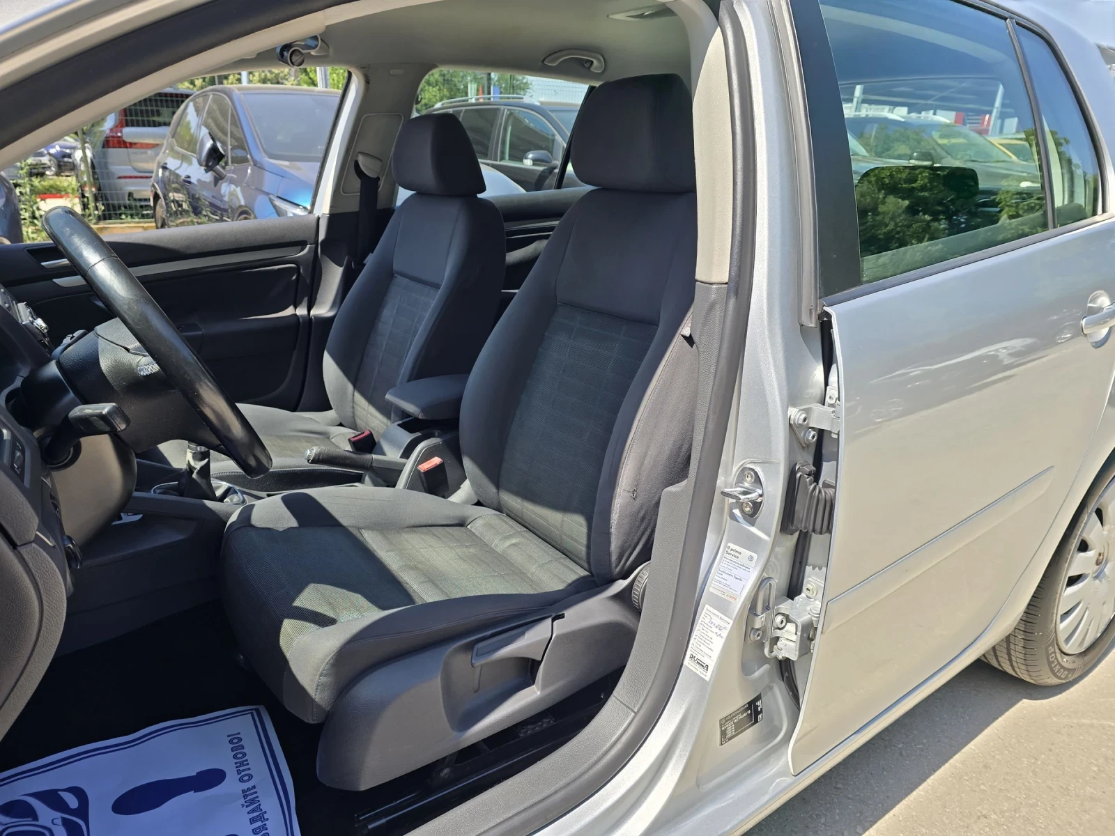 VW Golf 1.9TDI 105к.с Топ състояние , снимка 9 - Автомобили и джипове - 55091647