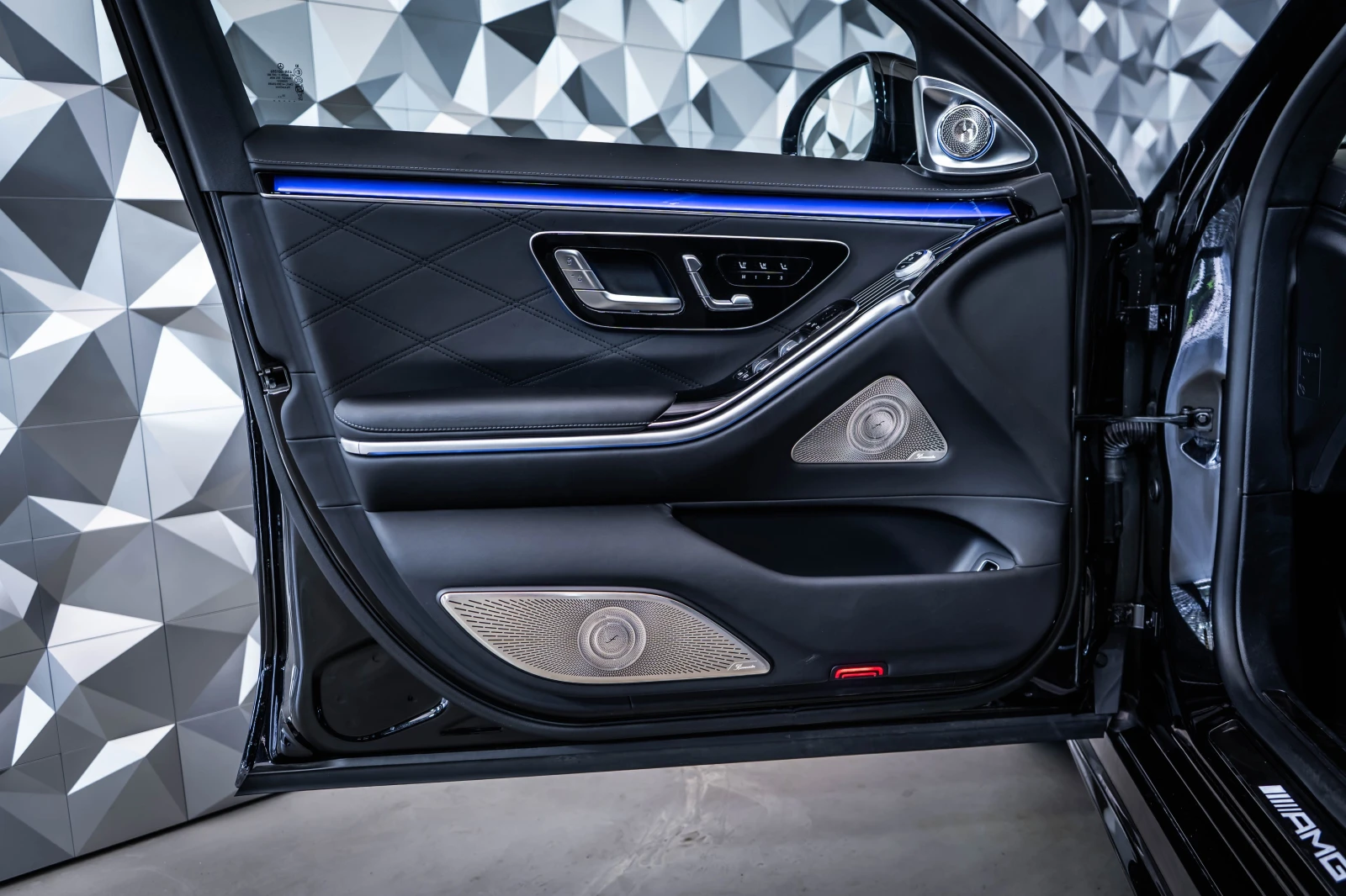 Mercedes-Benz S 63 AMG E Performance L* Headup* Carbon* Ceramic* NightP* , снимка 7 - Автомобили и джипове - 55103597