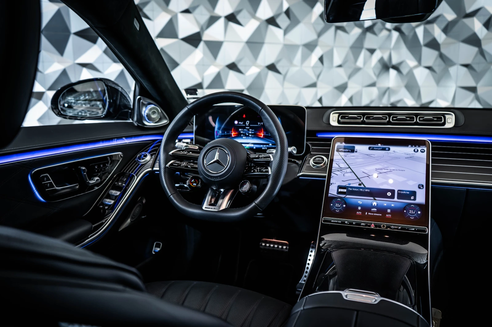 Mercedes-Benz S 63 AMG E Performance L* Headup* Carbon* Ceramic* NightP* , снимка 10 - Автомобили и джипове - 55103597