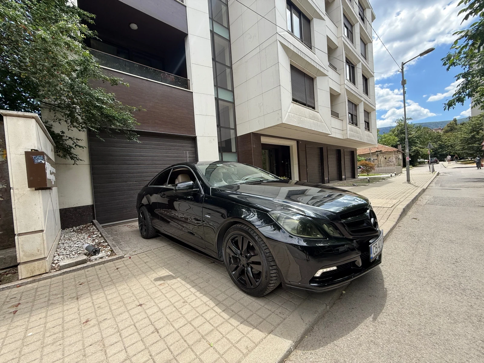 Mercedes-Benz E 220 Amg Black Brutal Edition/Купе/Автомат/Exlussive, снимка 6 - Автомобили и джипове - 55695947