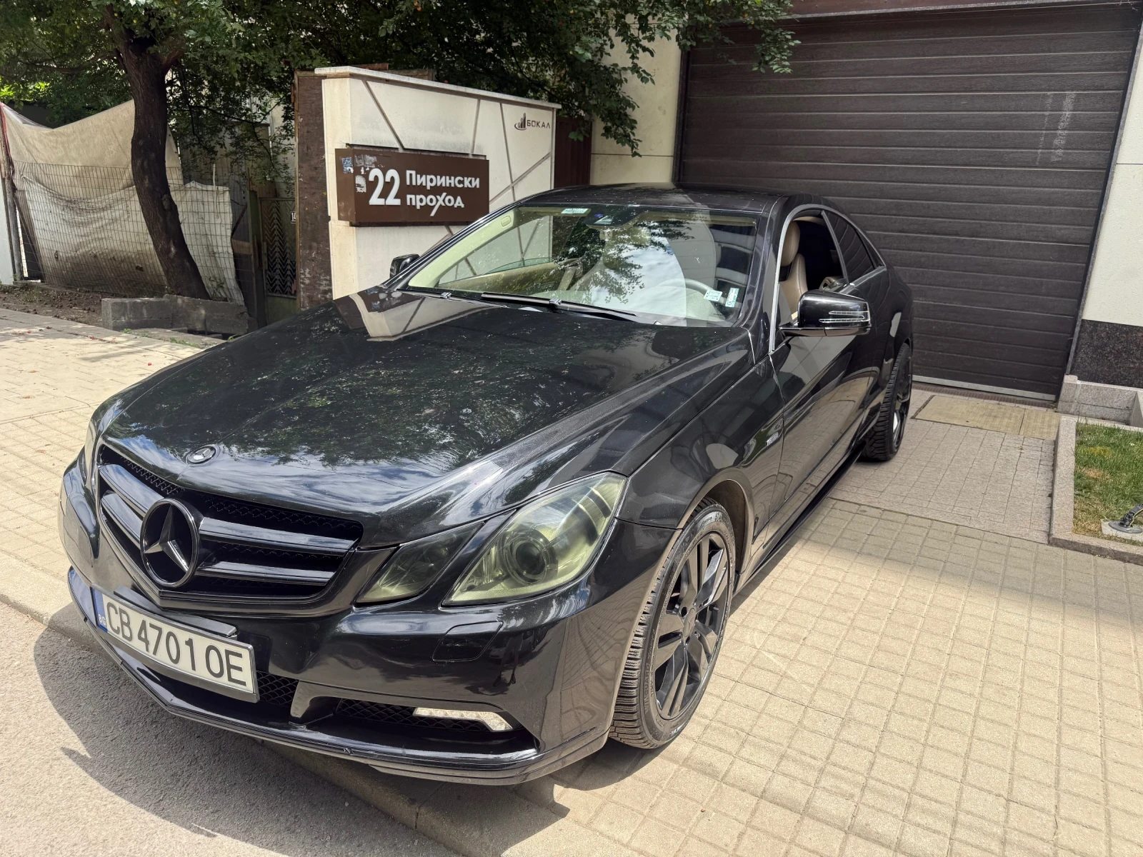 Mercedes-Benz E 220 Amg Black Brutal Edition/Купе/Автомат/Exlussive, снимка 7 - Автомобили и джипове - 55695947