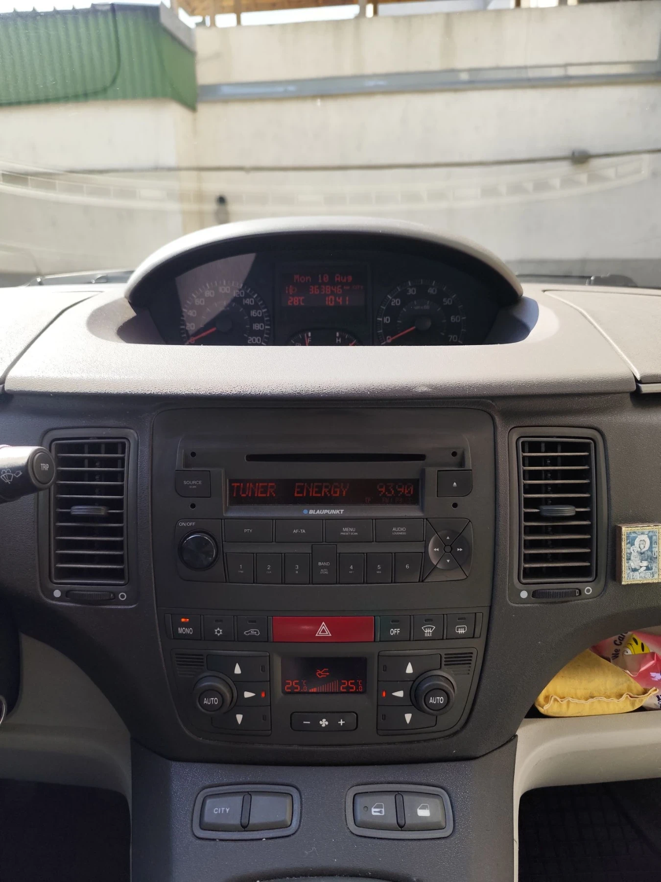 Fiat Idea 1.9 JTD, снимка 14 - Автомобили и джипове - 55616226