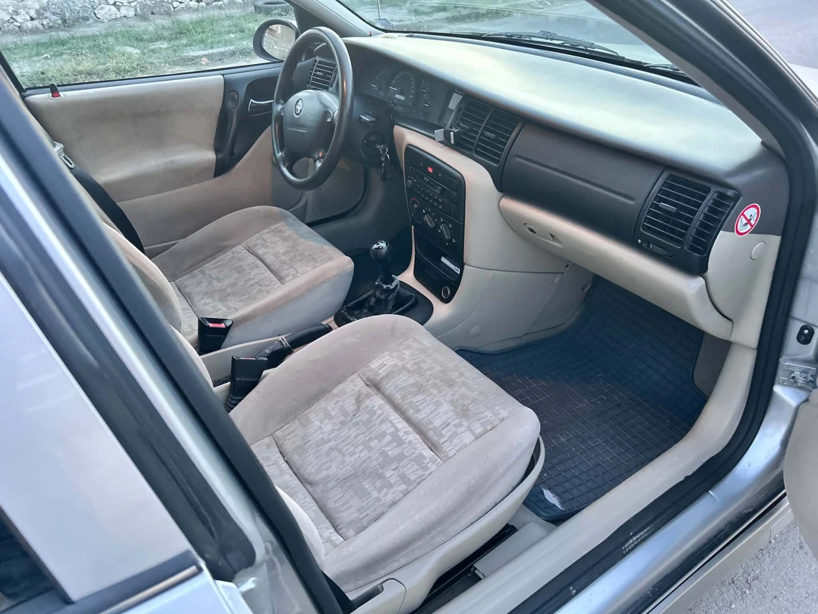 Opel Vectra 1.6 Бензин, снимка 8 - Автомобили и джипове - 56230136