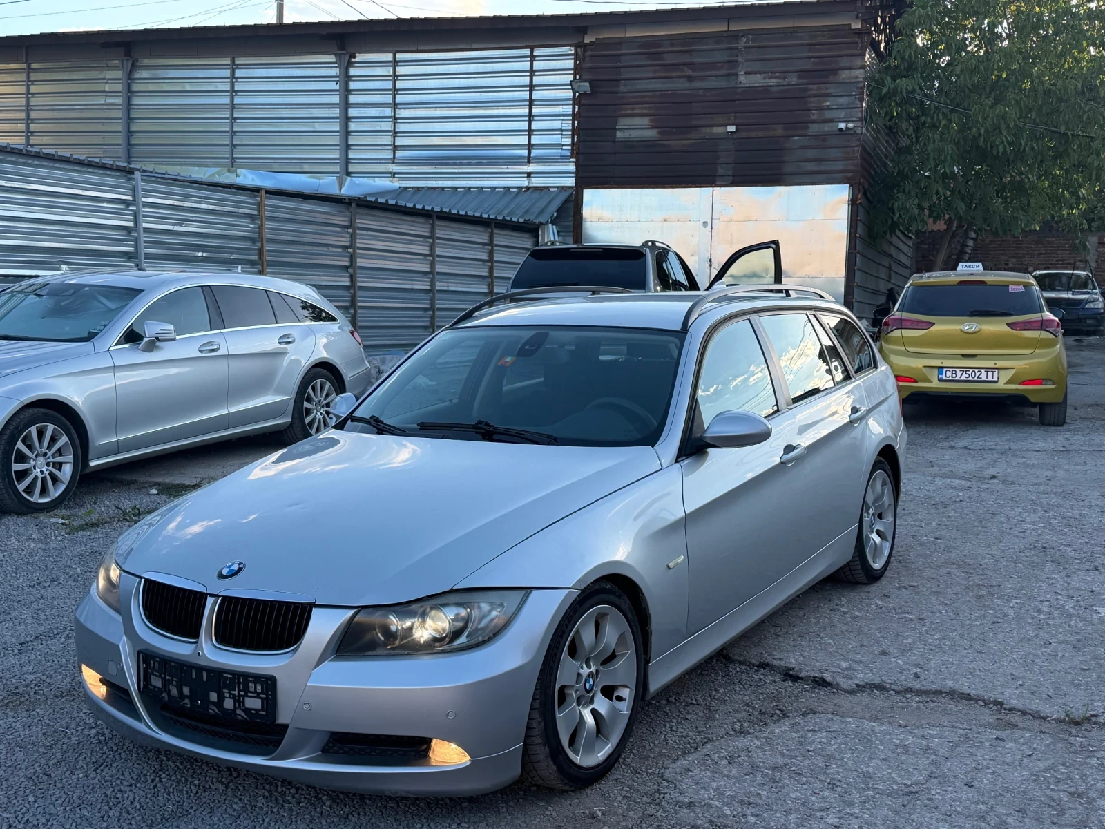 BMW 320, снимка 2 - Автомобили и джипове - 56352150