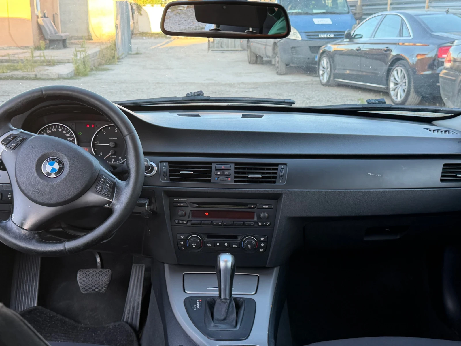 BMW 320, снимка 13 - Автомобили и джипове - 56352150