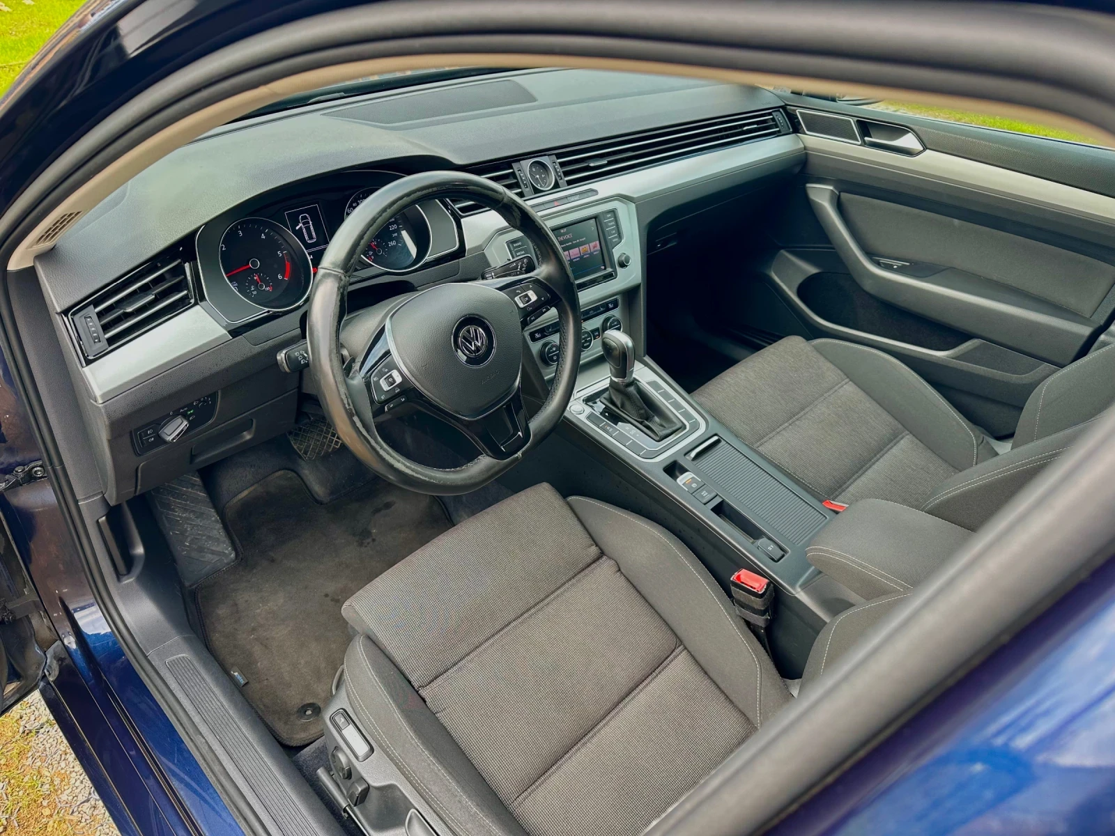 VW Passat Variant / (B8) / 2.0 TDI (150 Hp) / DSG, снимка 7 - Автомобили и джипове - 56531184