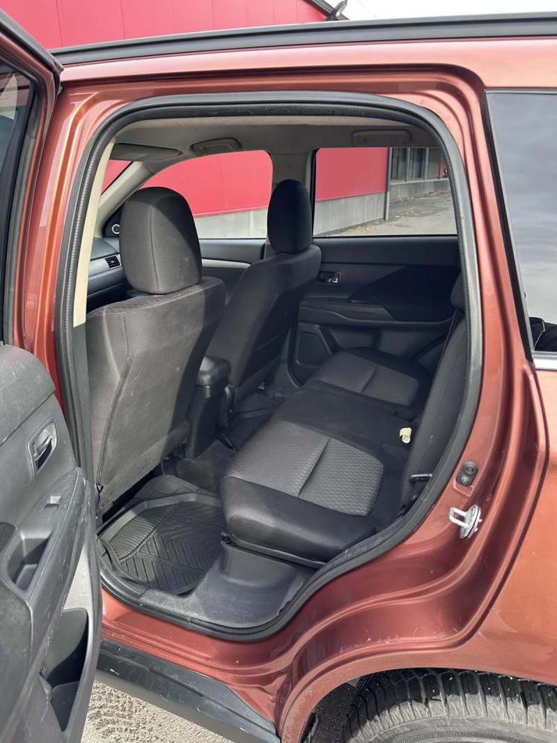 Mitsubishi Outlander, снимка 3 - Автомобили и джипове - 52368012