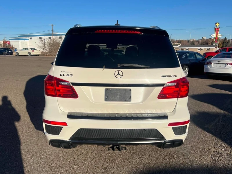 Mercedes-Benz GL 63 AMG * Pano * 360 * ОБДУХВАНЕ * ПОДГРЕВИ* Navi, снимка 5 - Автомобили и джипове - 53329751