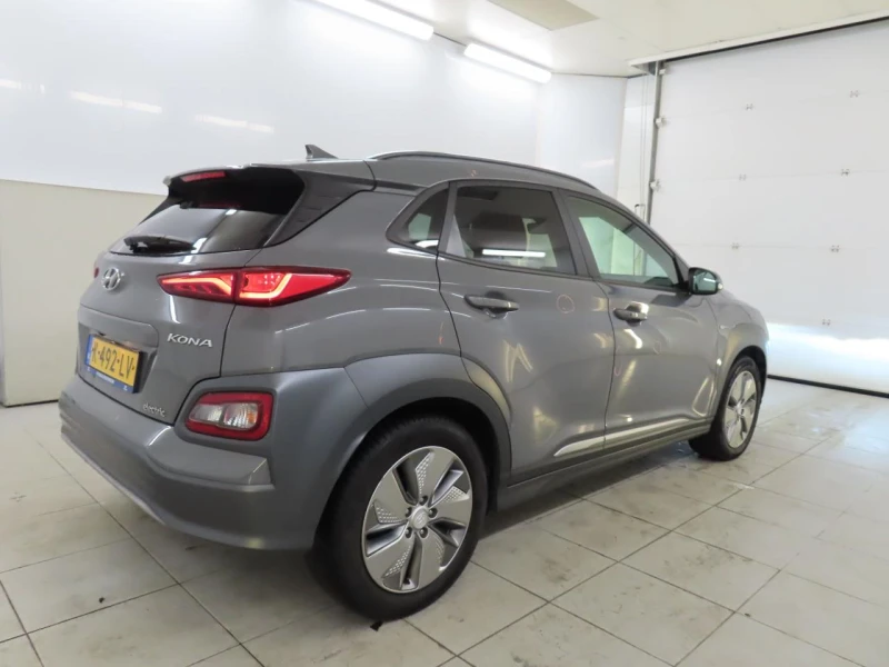 Hyundai Kona PREMIUM 64KWH KEYLESS HEADUP ОБДУХВАНЕ FULL, снимка 2 - Автомобили и джипове - 53469312