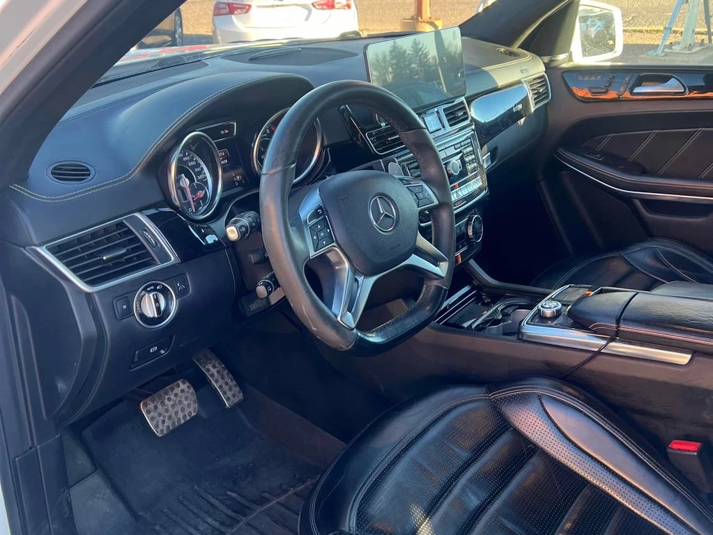 Mercedes-Benz GL 63 AMG * Pano * 360 * ОБДУХВАНЕ * ПОДГРЕВИ* Navi - изображение 10