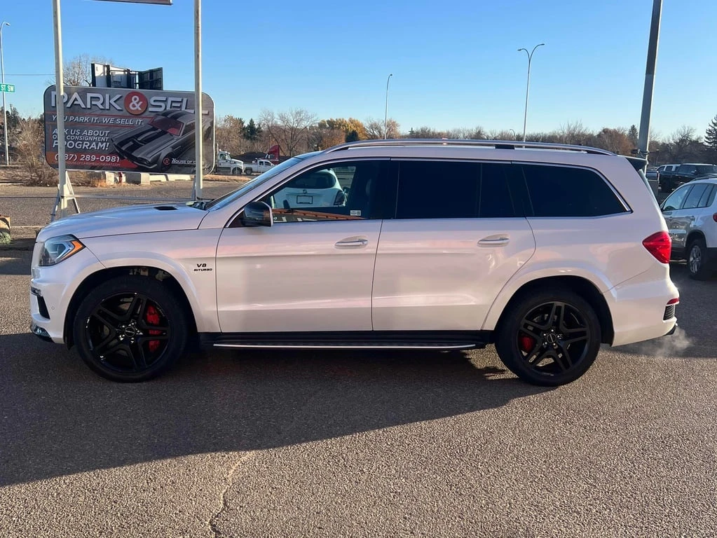 Mercedes-Benz GL 63 AMG * Pano * 360 * ОБДУХВАНЕ * ПОДГРЕВИ* Navi - изображение 3