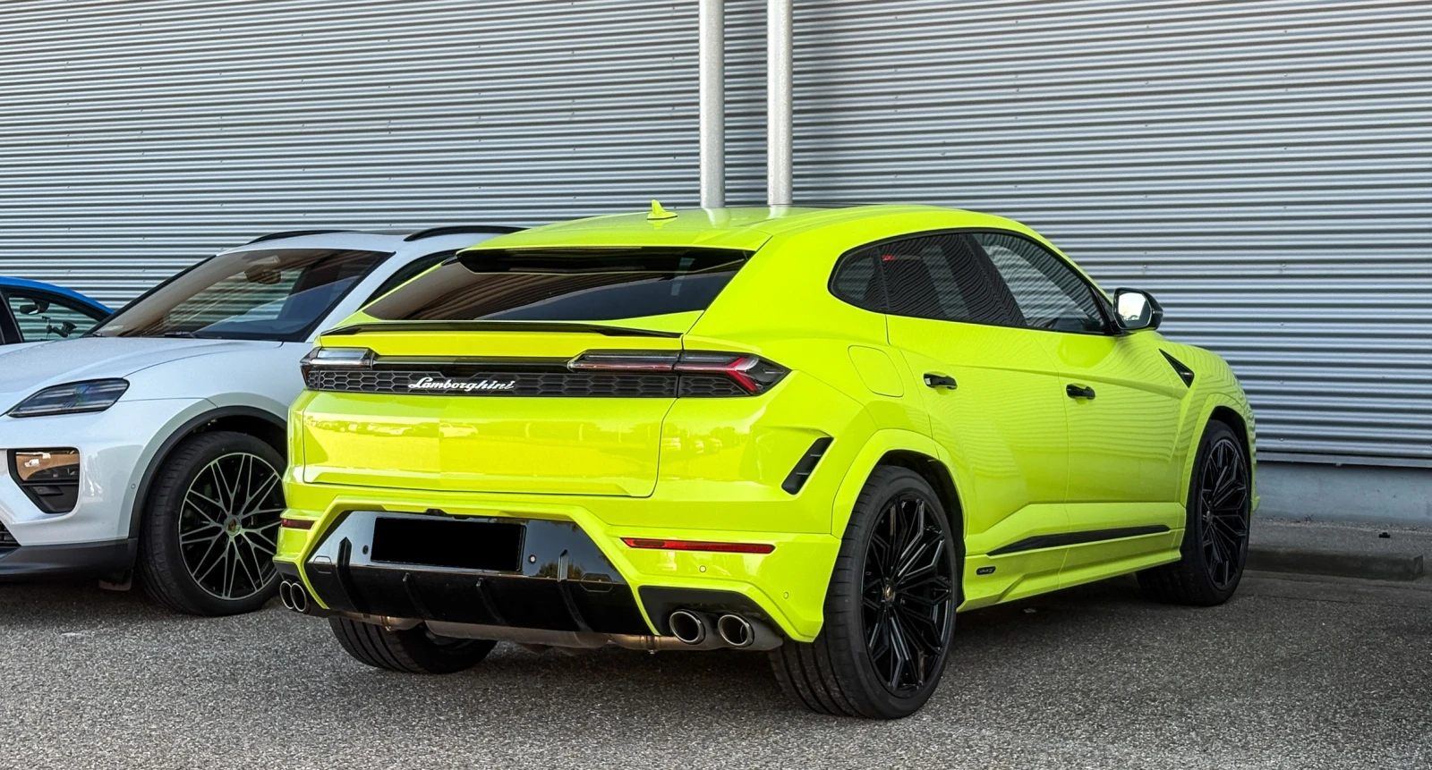 Lamborghini Urus SE 4.0 V8 Plug-in Hybrid 4WD - изображение 2