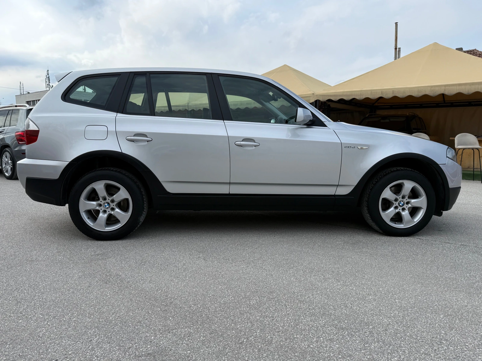 BMW X3 2.0xd FACELIFT 150к.с. Стария Мотор! 100%РЕАЛНИ КM, снимка 4 - Автомобили и джипове - 54150010