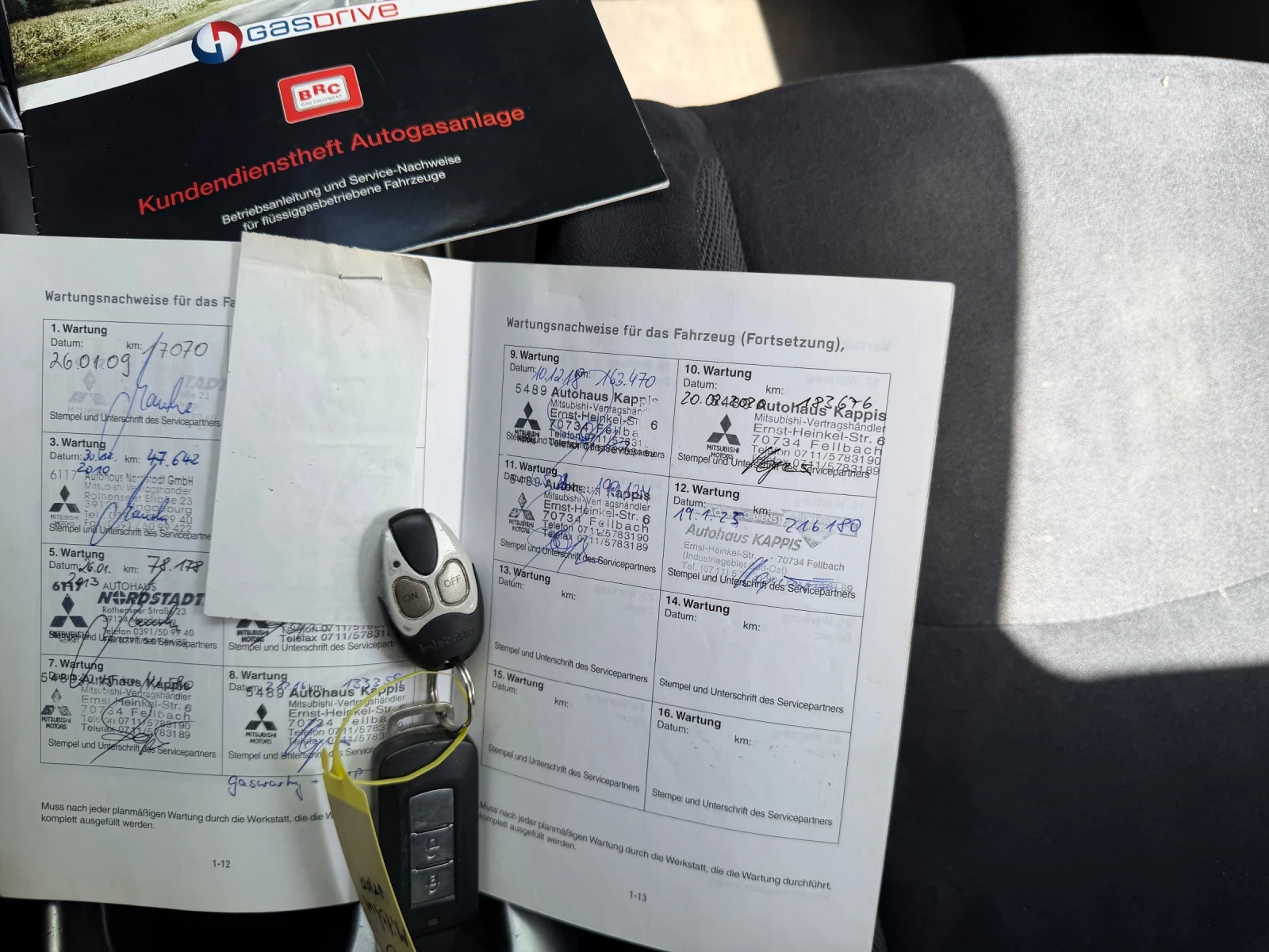 Mitsubishi Outlander 2.4 бензин/газ 4х4 7места BRC LPG автомат, снимка 13 - Автомобили и джипове - 54331242
