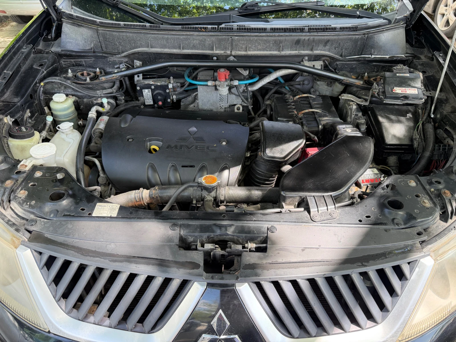 Mitsubishi Outlander 2.4 бензин/газ 4х4 7места BRC LPG автомат, снимка 17 - Автомобили и джипове - 54331242