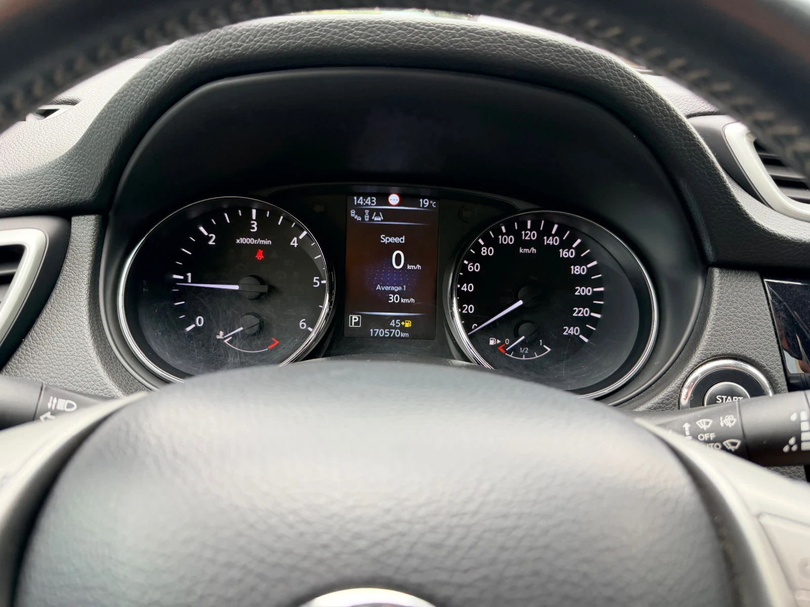 Nissan Qashqai 1.6dCi /360* KAMEРИ/Автомат/ЛИЗИНГ, снимка 12 - Автомобили и джипове - 54808964
