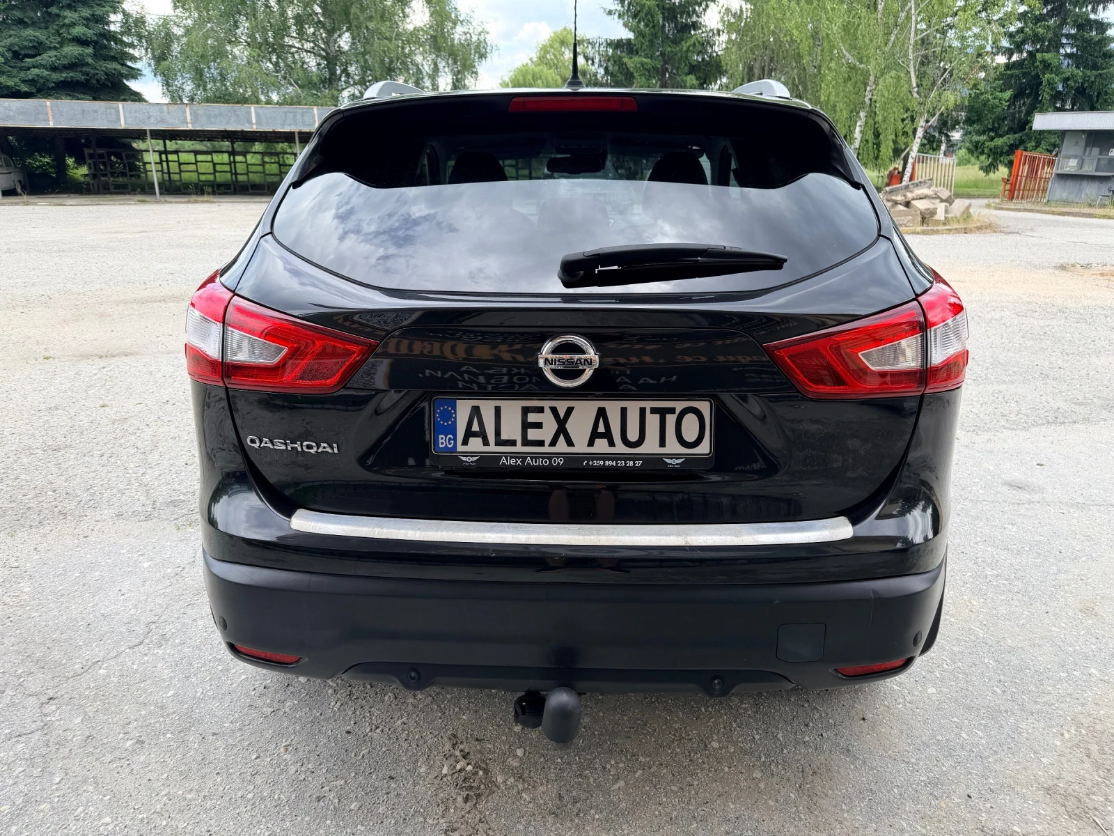 Nissan Qashqai 1.6dCi /360* KAMEРИ/Автомат/ЛИЗИНГ, снимка 7 - Автомобили и джипове - 54808964