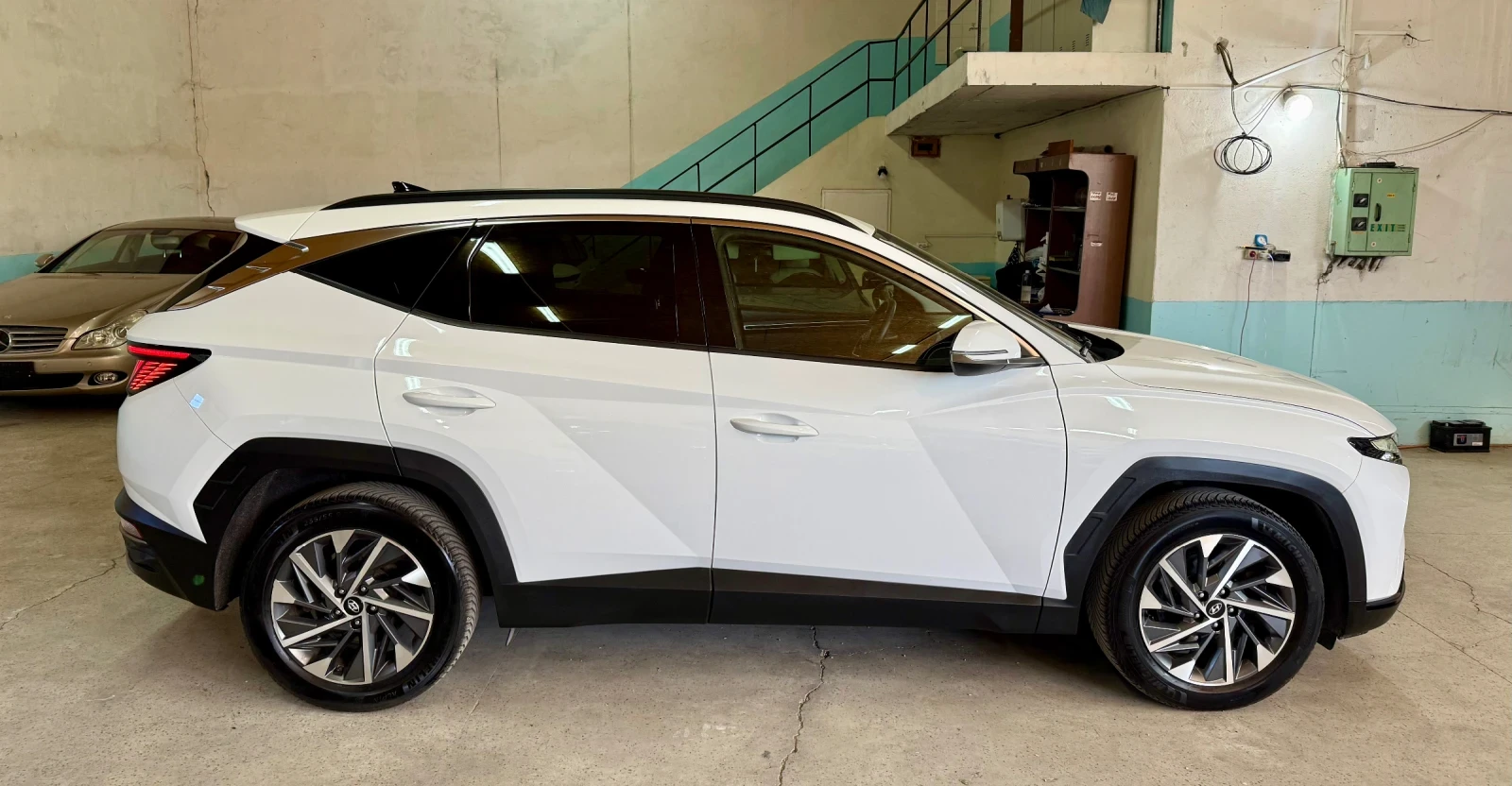 Hyundai Tucson 1.6 CRDi Mild-Hybrid 4x4   Автоматик   09.2021 г., снимка 9 - Автомобили и джипове - 55272311