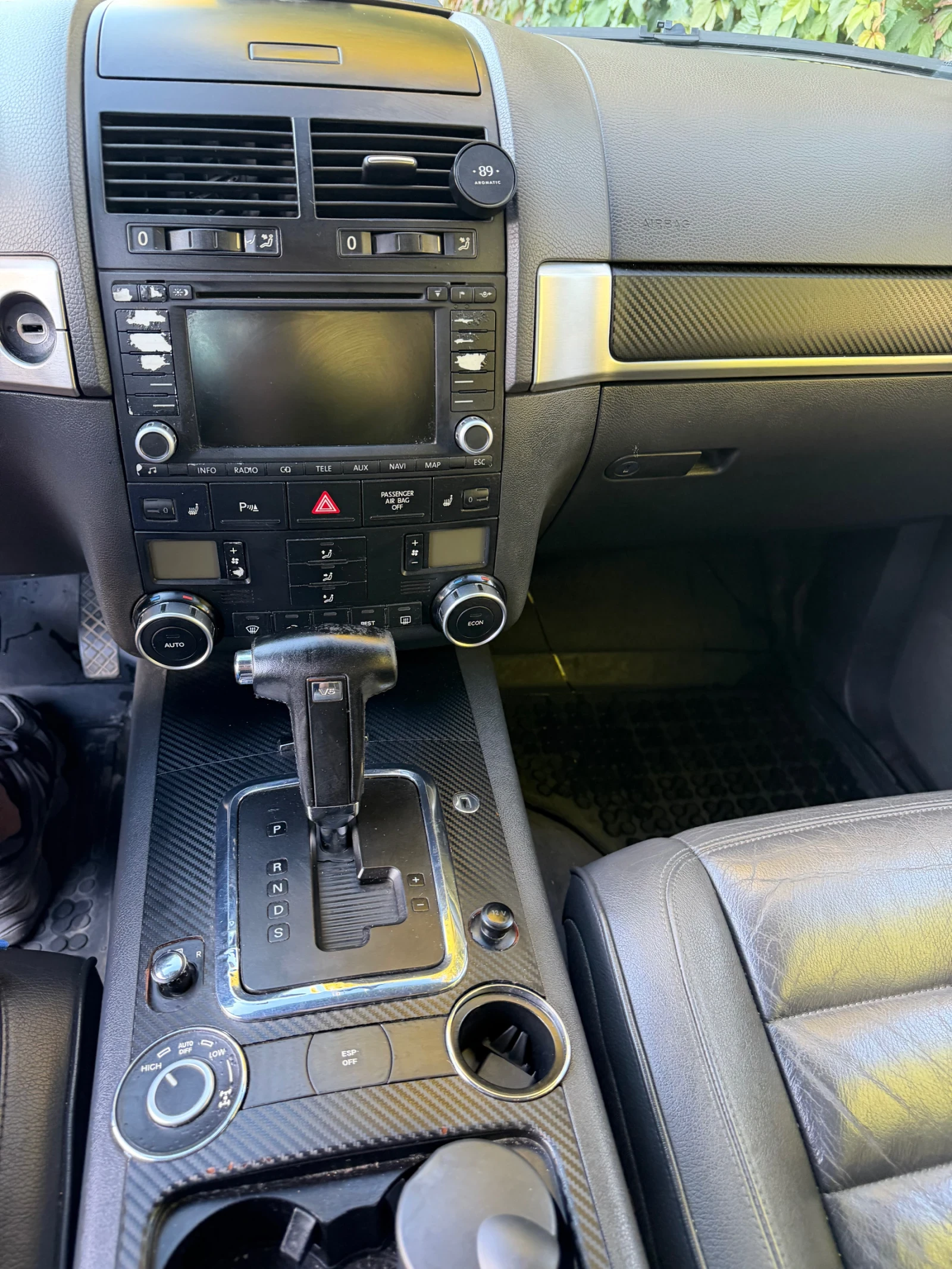 VW Touareg, снимка 9 - Автомобили и джипове - 56359164