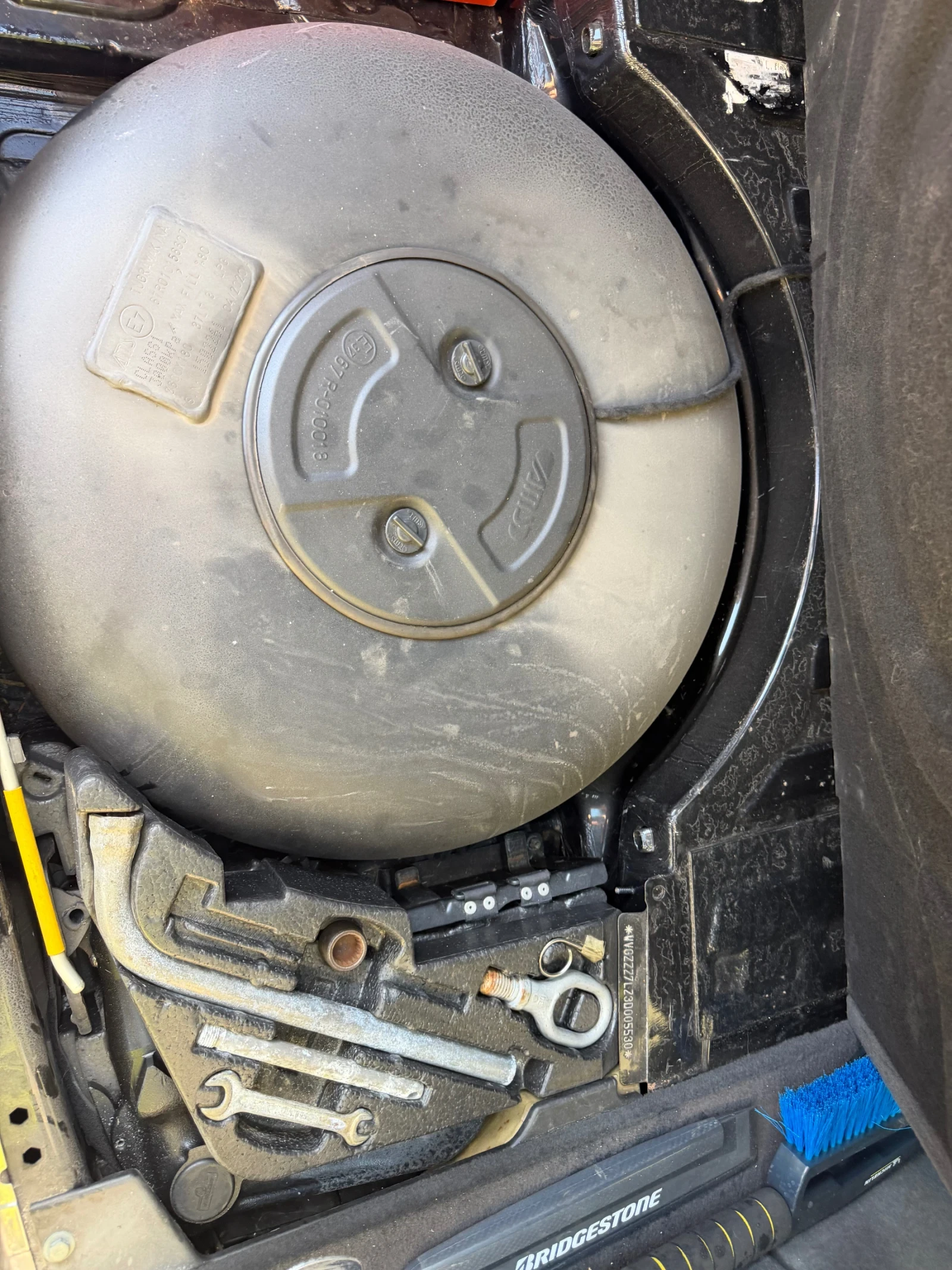 VW Touareg, снимка 16 - Автомобили и джипове - 56359164