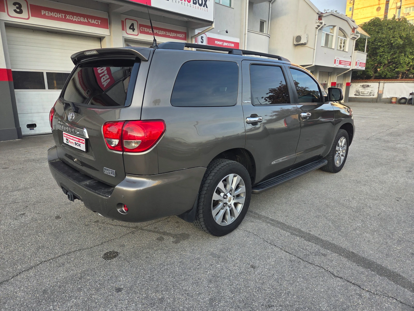 Toyota Sequoia 5.7L V8 (381 Hp) 4WD/LIMITED/JBL | Mobile.bg � ����������� 5