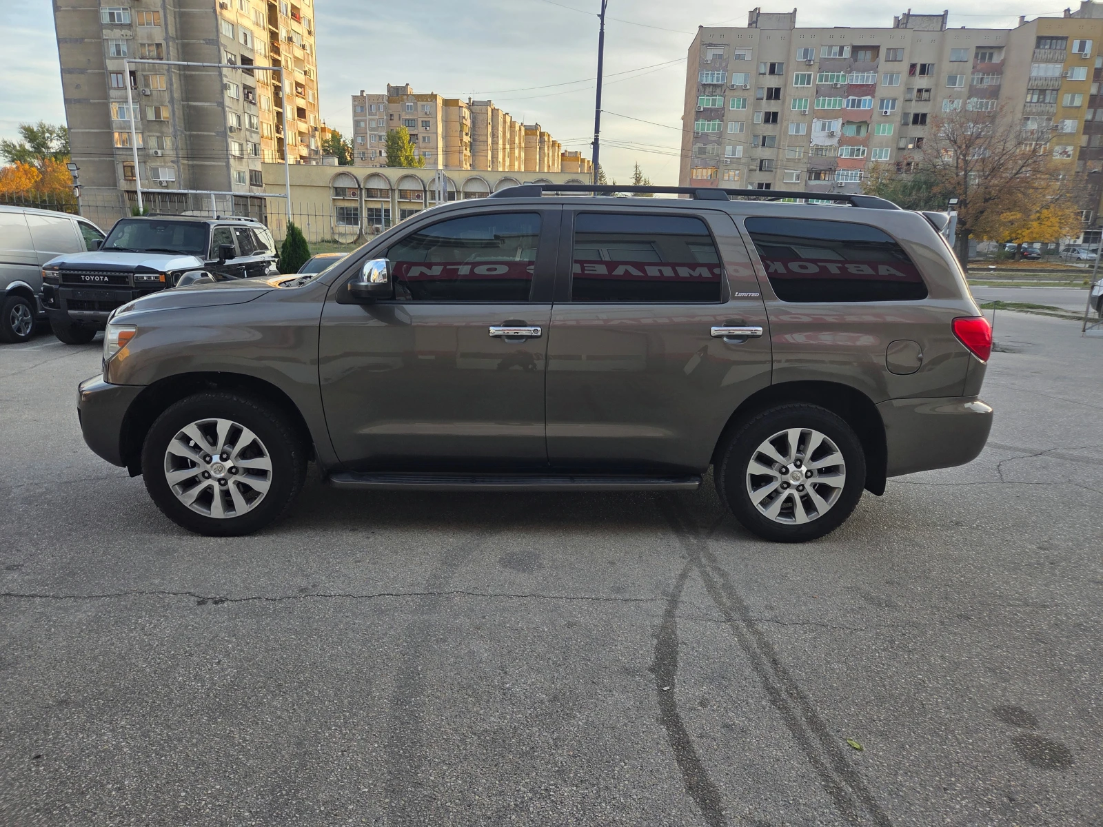 Toyota Sequoia 5.7L V8 (381 Hp) 4WD/LIMITED/JBL | Mobile.bg � ����������� 2