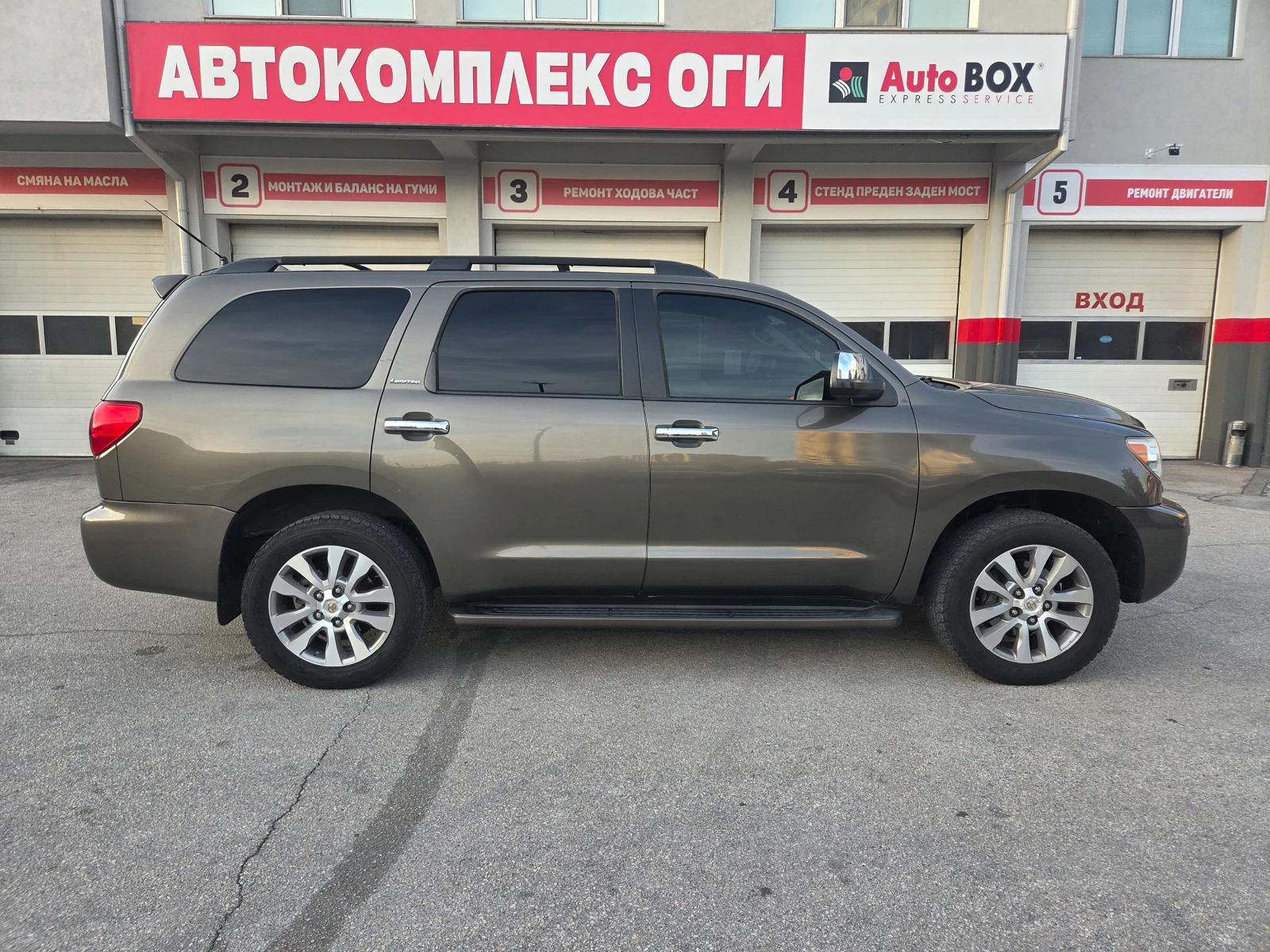 Toyota Sequoia 5.7L V8 (381 Hp) 4WD/LIMITED/JBL | Mobile.bg � ����������� 6