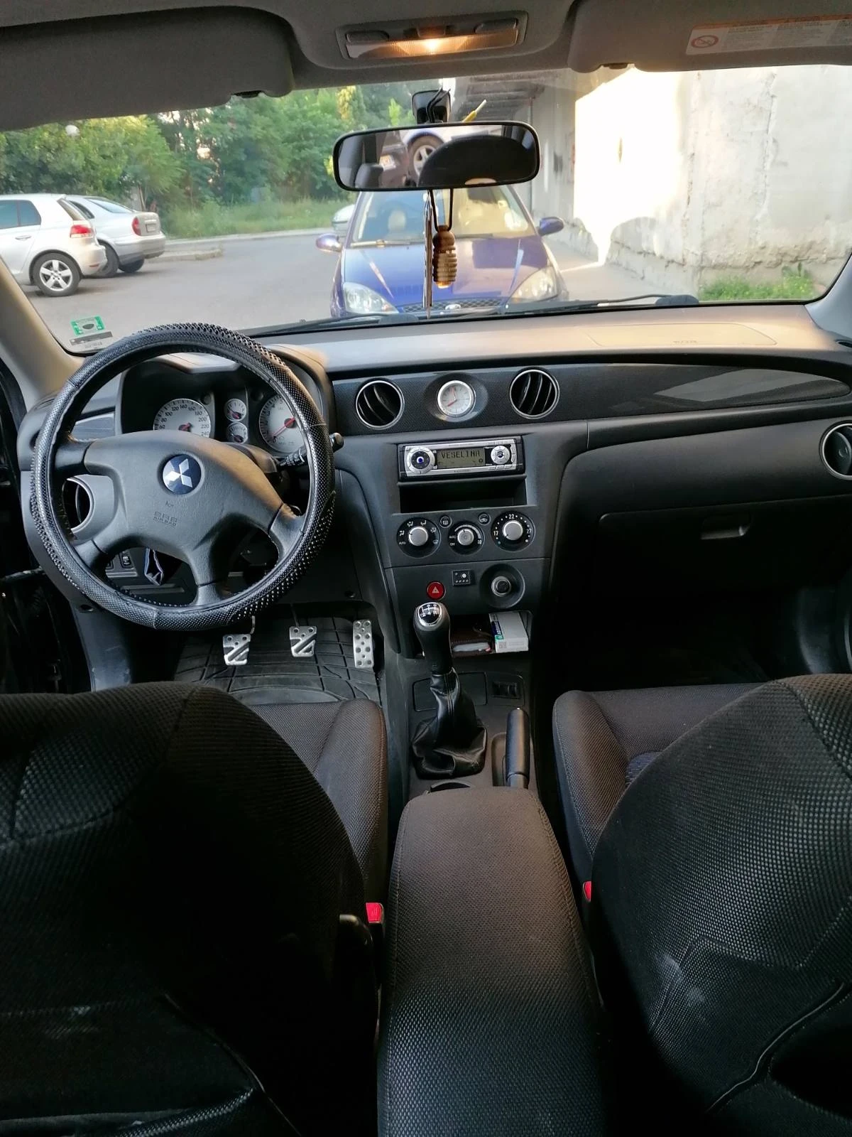 Mitsubishi Outlander, снимка 8 - Автомобили и джипове - 56637241