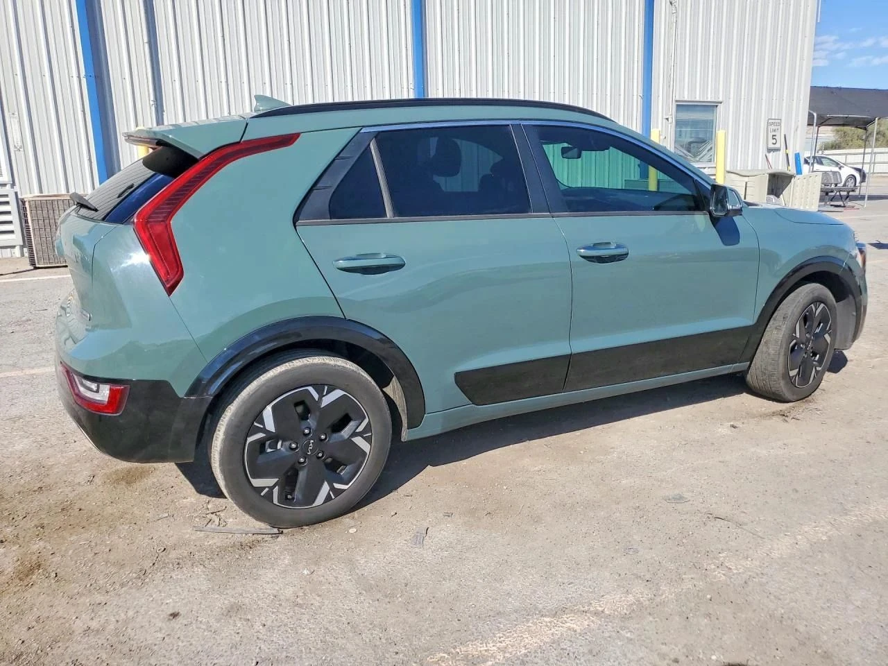 Kia Niro, снимка 4 - Автомобили и джипове - 56684944