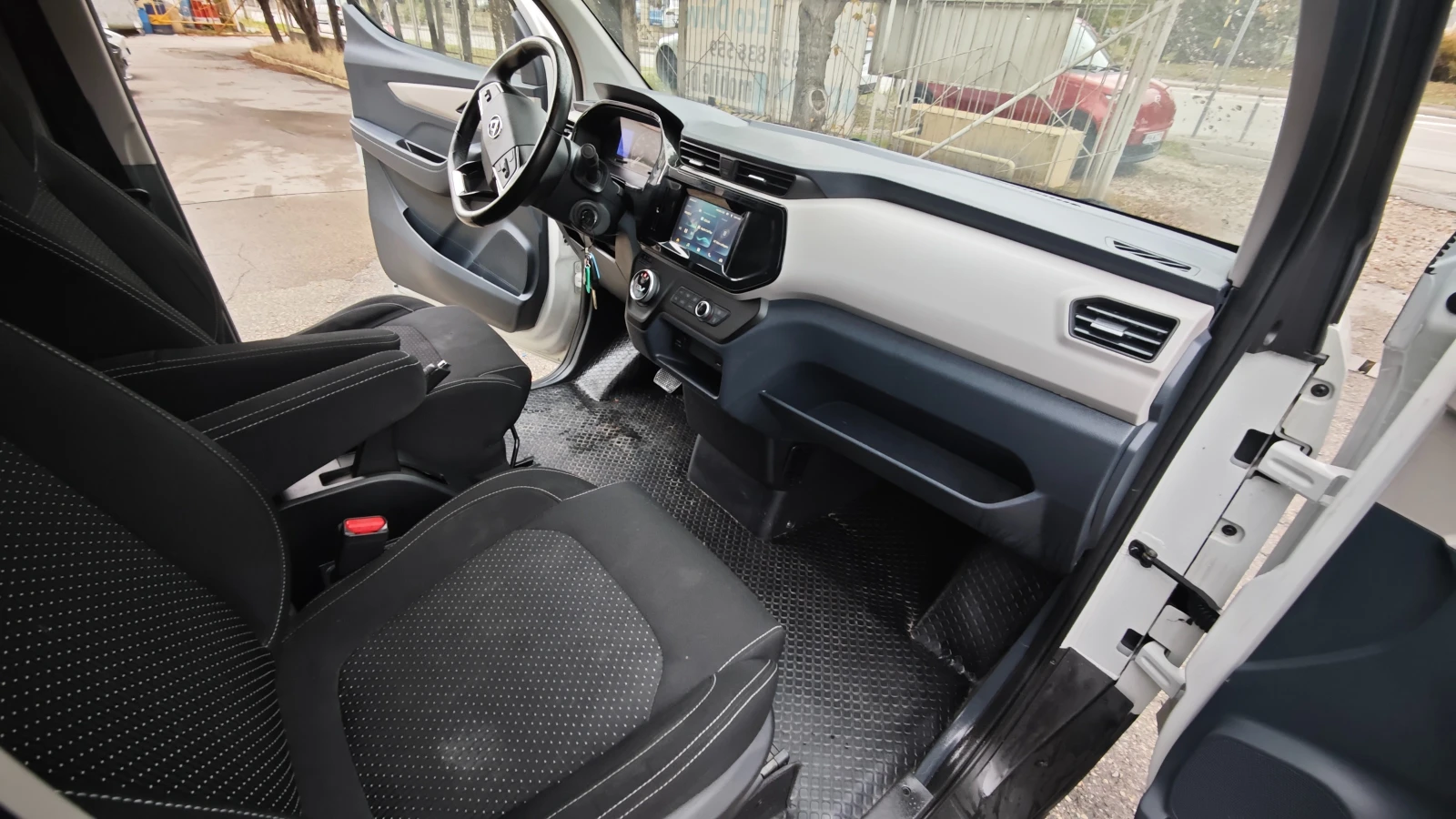 Maxus e3 Deliver 53 kWh, снимка 14 - Бусове и автобуси - 56429339