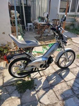     Tomos Quadro