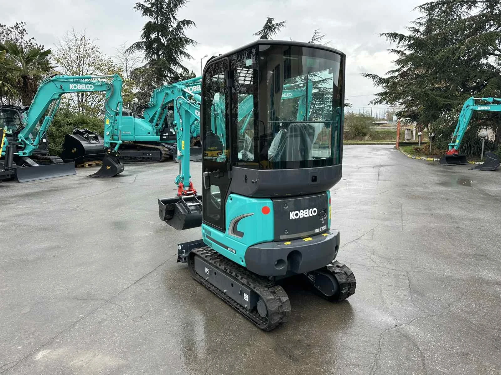 Багер Kobelco SK17SR-3E - изображение 2