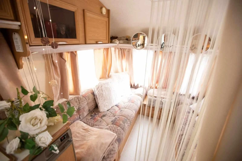 Каравана Avondale Улисес , снимка 6 - Каравани и кемпери - 52516272