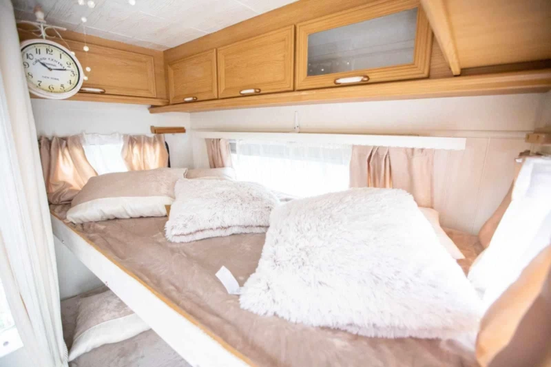 Каравана Avondale Улисес , снимка 14 - Каравани и кемпери - 52516272