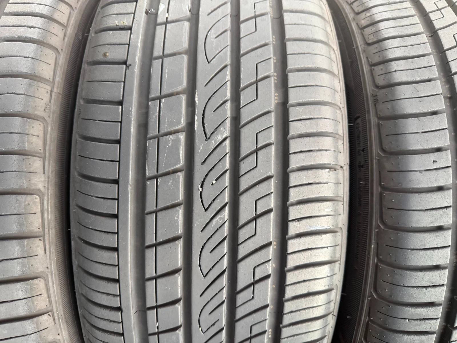 Гуми Летни 215/50R18, снимка 5 - Гуми и джанти - 53993265