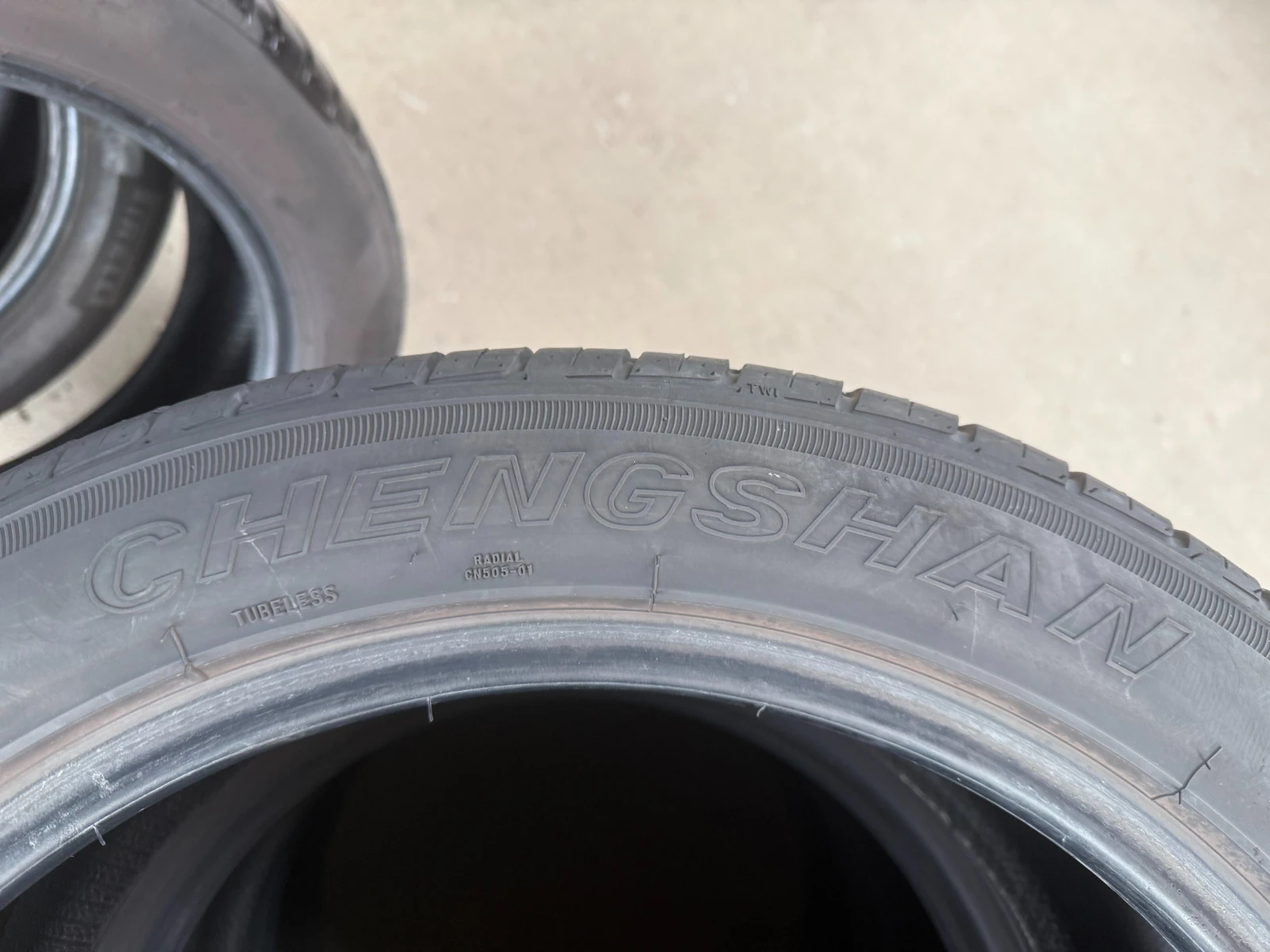 Гуми Летни 215/50R18, снимка 9 - Гуми и джанти - 53993265