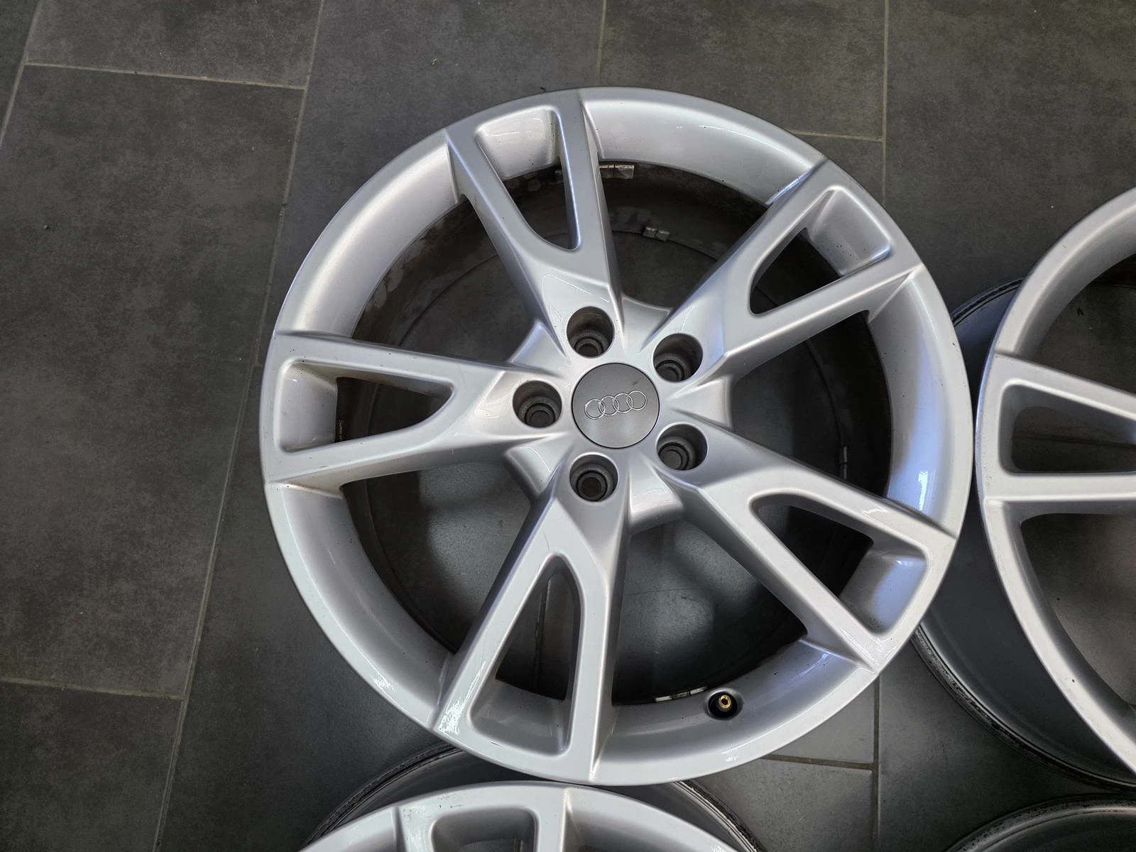 Джанти за Audi, снимка 5 - Гуми и джанти - 56716359