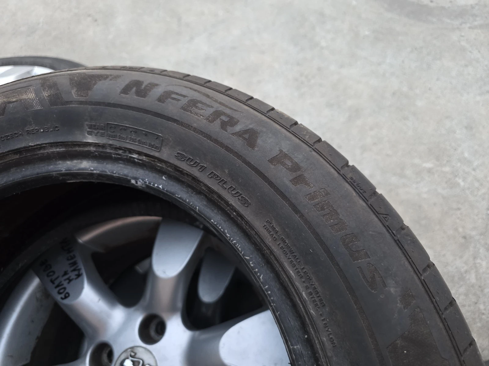 Гуми Летни 225/55R16, снимка 4 - Гуми и джанти - 56730636