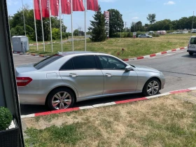 Mercedes-Benz E 220, снимка 13