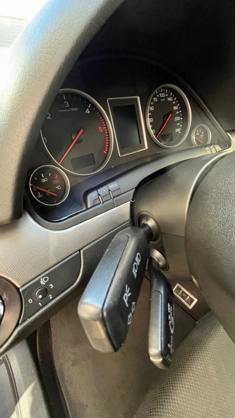 Audi A4, снимка 9 - Автомобили и джипове - 52270862