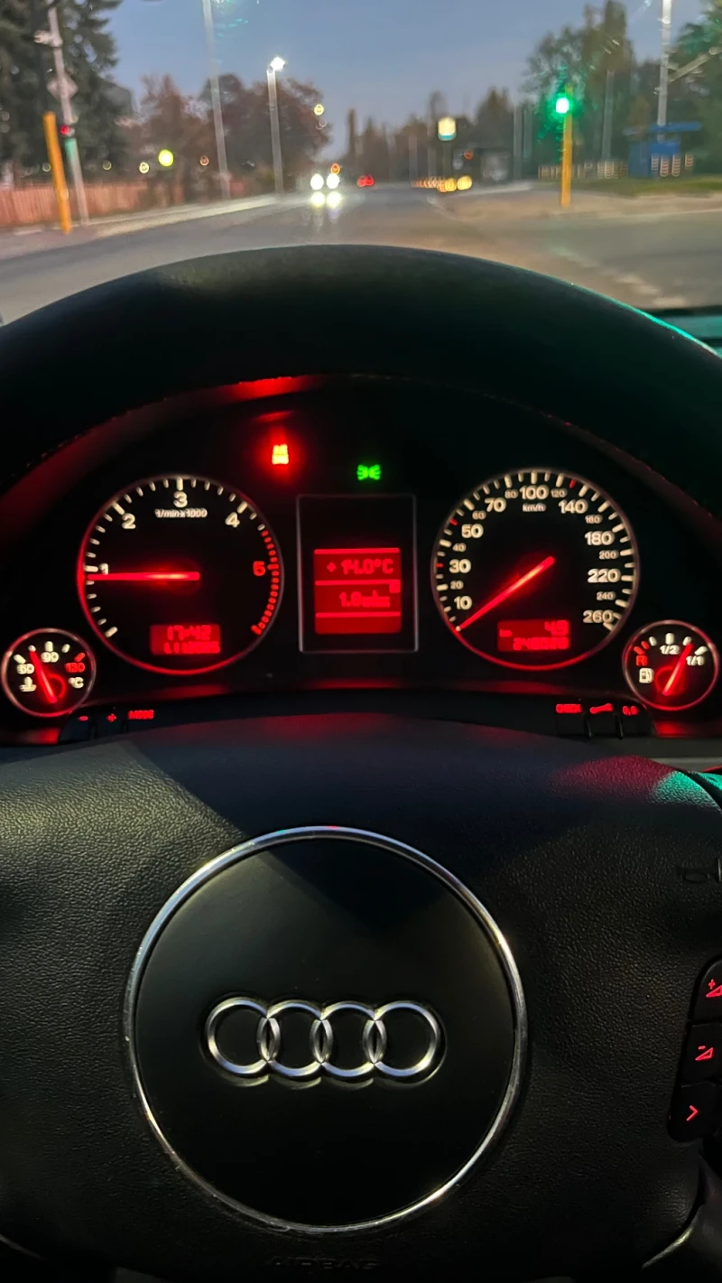 Audi A4, снимка 6 - Автомобили и джипове - 52270862