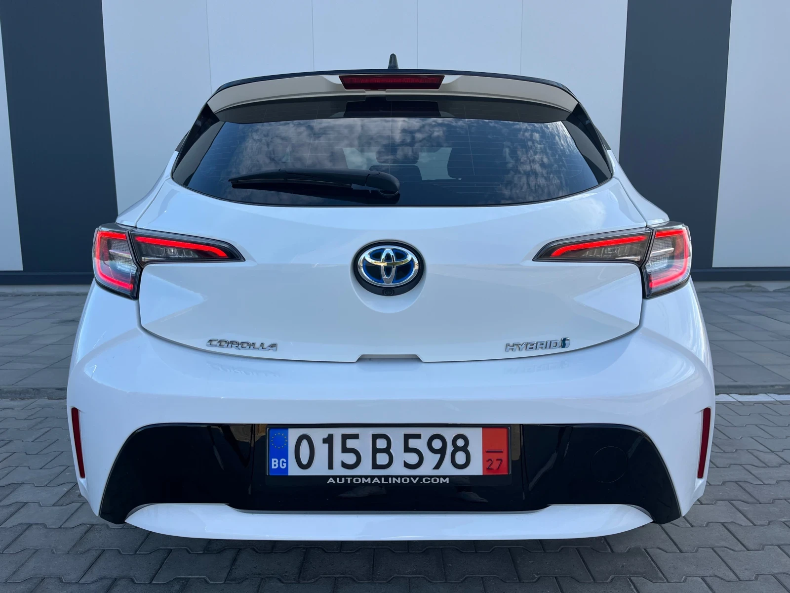 Toyota Corolla 1.8hybrid, нави, лед, автомат, евро6 - изображение 5