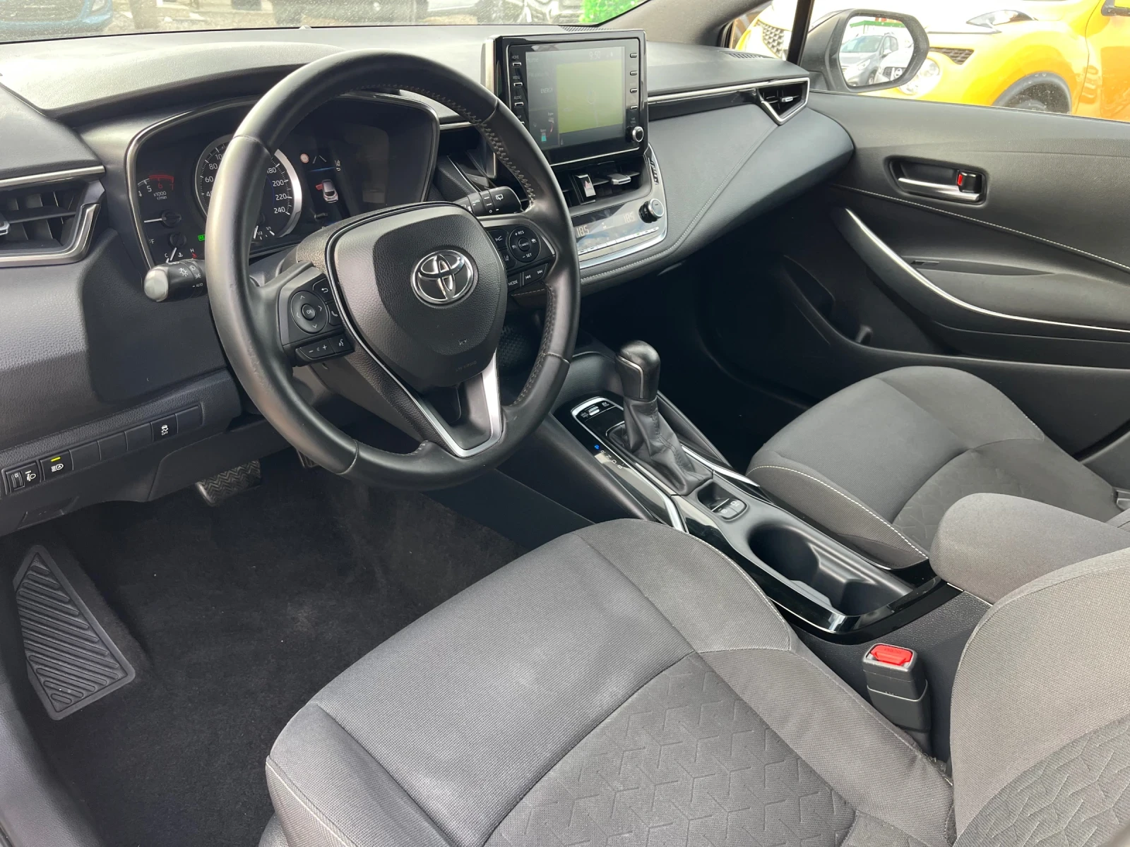 Toyota Corolla 1.8hybrid, нави, лед, автомат, евро6 - изображение 8