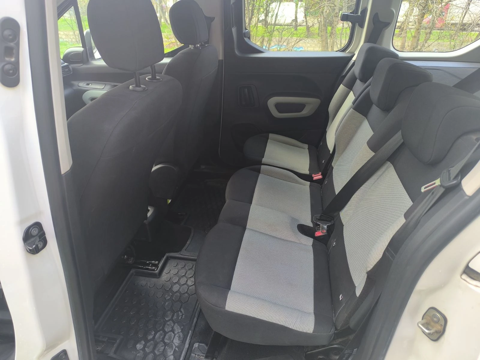 Citroen Berlingo 1.5 Blue-HDi Feel M - изображение 10