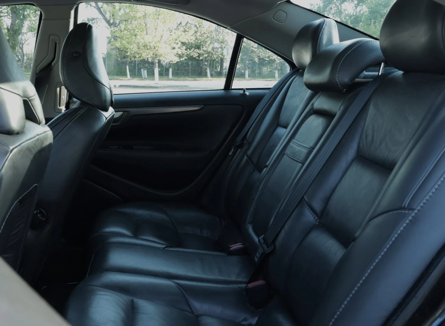 Volvo S60 2.5Т AWD, снимка 8 - Автомобили и джипове - 54314401