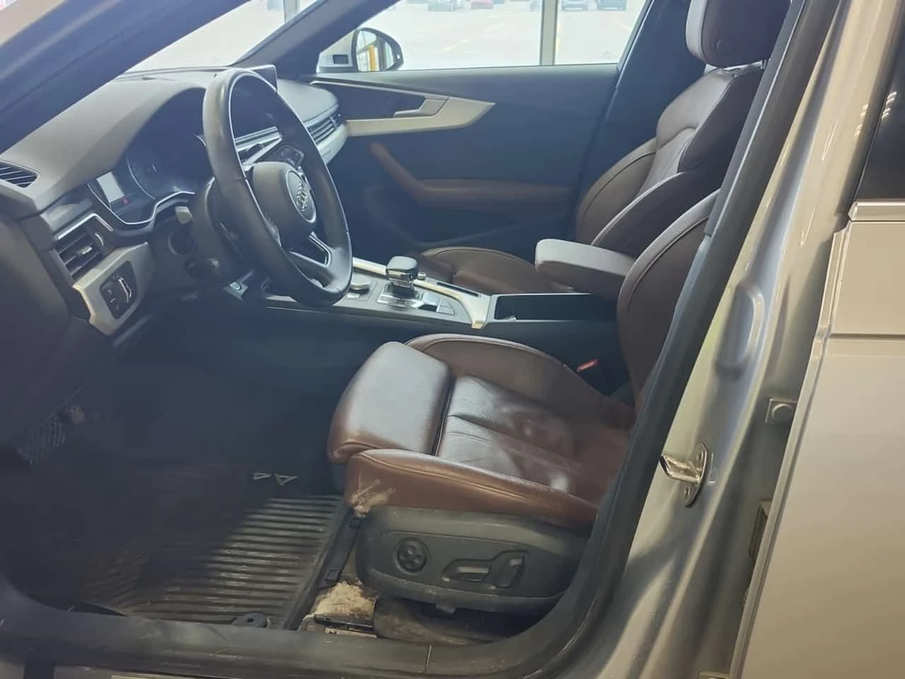 Audi A4 * CARFAX * 2 КЛЮЧА * 360 КАМЕРА * ОБДУХВАНЕ * , снимка 8 - Автомобили и джипове - 54422062